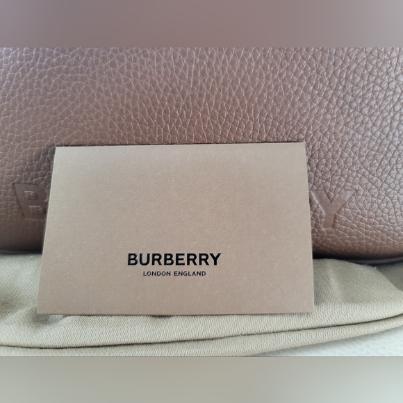 (NWT) Authentic Burberry tan leather elongated crossbosy camera bag - Picture 9 of 12